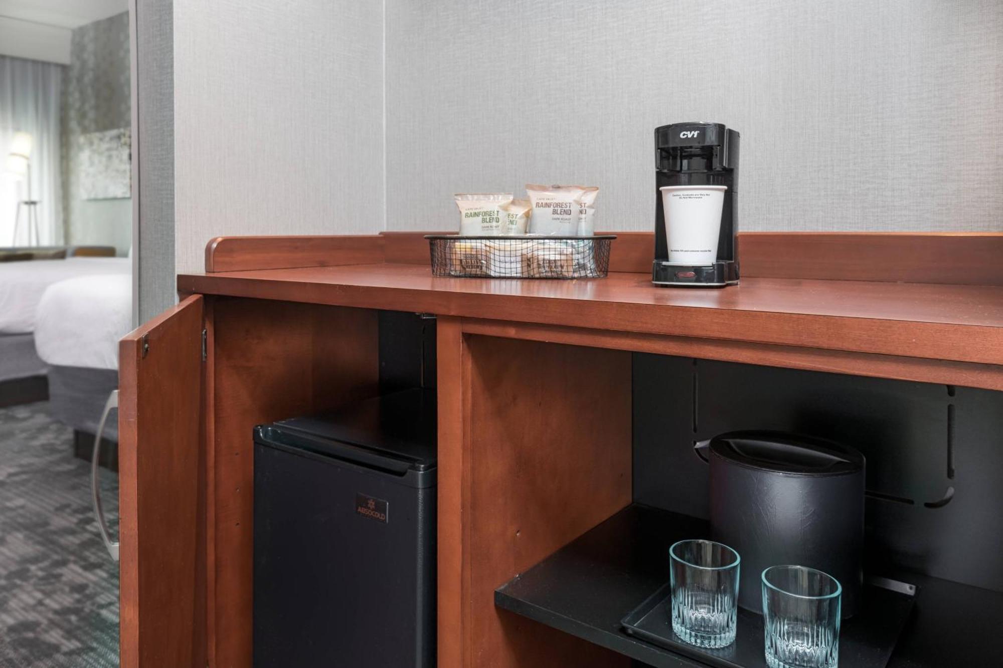 Courtyard By Marriott Buffalo Airport Cheektowaga